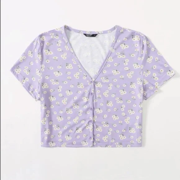 Lavender with White Ditsy Floral Design Button-Up Crop Top NWOT - Picture 11 of 13